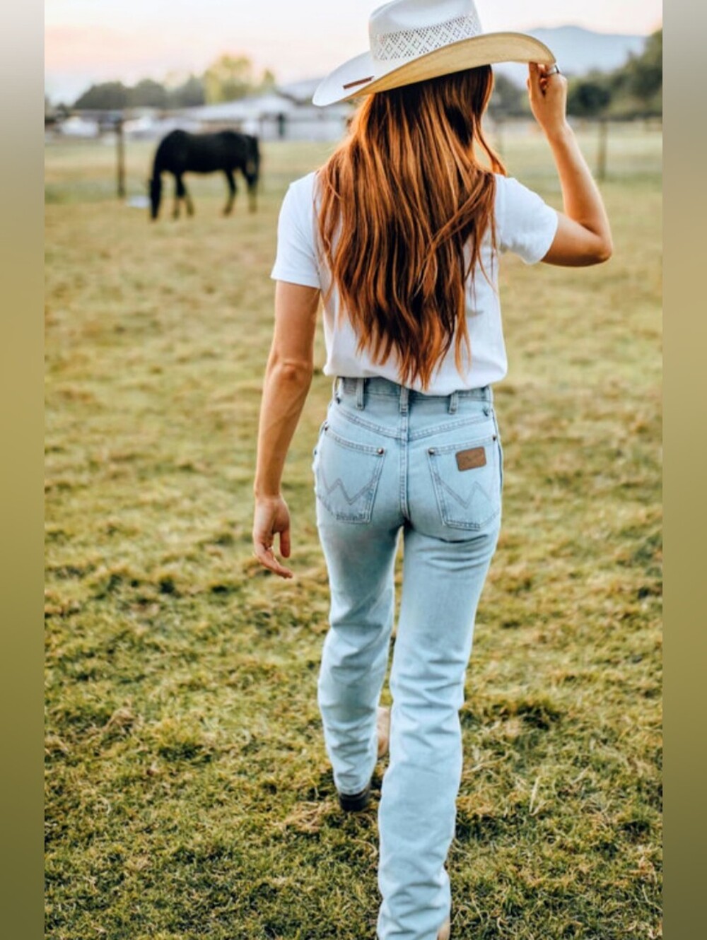 Wrangler Woman's 14MWZGH Cowboy Cut Light Bleach Wash Jeans